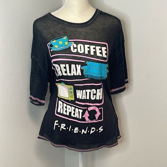 Friends T-shirt.  Size medium.  (8-10) - Picture 1 of 6